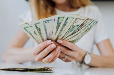 Como Juntar Dinheiro – Guia Para Iniciantes